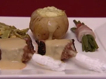 Lamm-Krone mit Honigsenf-Soße, zweierlei Bohnen und gef. Kartoffeln (Jean Marie Pfaff) - Rezept