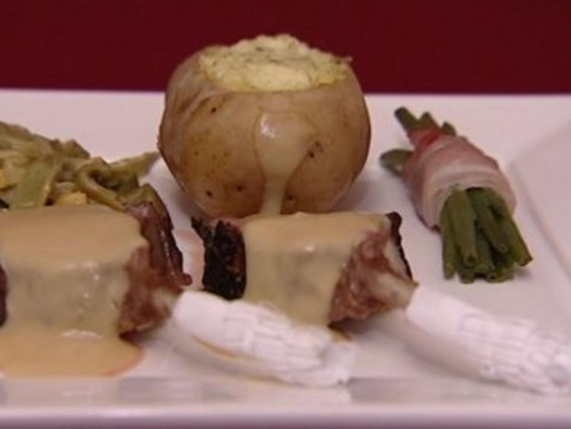 Lamm Krone mit Honigsenf Soße, zweierlei Bohnen und gef Kartoffeln Jean ...