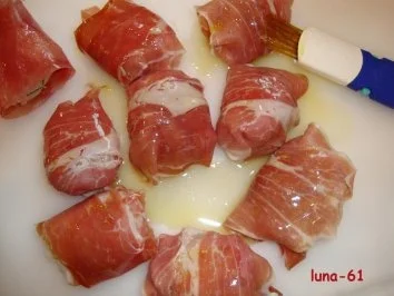 Rezept: CAPESANTE AL ROSMARINO E PARMA CON DADOLATA - Jakobsmuscheln Rosmarin, Parma und ... Bild Nr. 10 CAPESANTE AL ROSMARINO E PARMA CON DADOLATA - Jakobsmuscheln Rosmarin, Parma und ... - Rezept - Bild Nr. 10