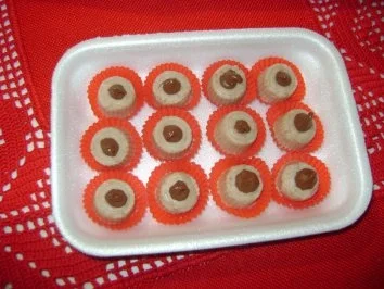 Kastanienpralinen mit Nougathäubchen - Rezept