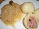 Rezept: Knödel: Kartoffelknödel mit Wurstfülle Knödel: Kartoffelknödel mit Wurstfülle - Rezept