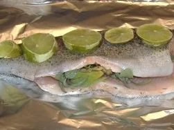 Lachsforelle in Folie mit karamelisierten Kartöffelchen,gedünstetem Lauch und Mojo - Rezept - Bild Nr. 2