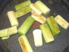 Lachsforelle in Folie mit karamelisierten Kartöffelchen,gedünstetem Lauch und Mojo - Rezept - Bild Nr. 4