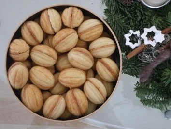 Russische Oreschki oder auch Zaubernüsse - Rezept