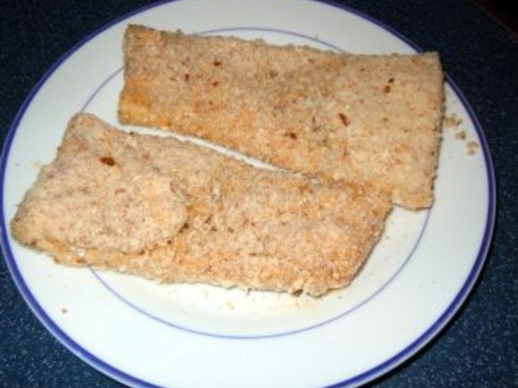 Paniertes Kabeljaufilet mit Honig Senf Dill Dip - einfach - 67 kcal/100g Paniertes Kabeljaufilet mit Honig Senf Dill Dip - einfach - 67 kcal/100g