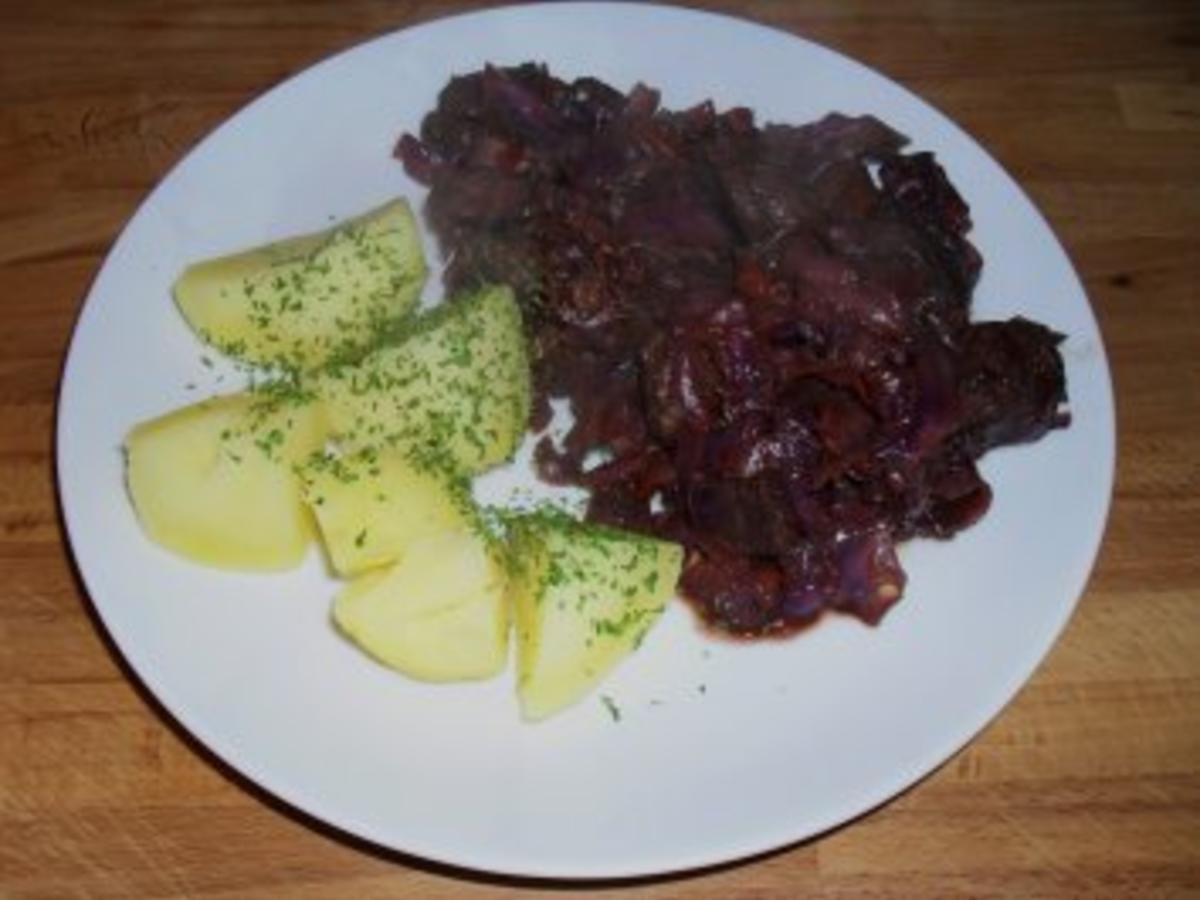 Rotweingulasch mit Rotkohl und rote Paprika - Rezept mit Bild - kochbar.de