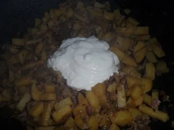 Rezept: Pikantes Kartoffelgulasch Bild Nr. 6 Pikantes Kartoffelgulasch - Rezept - Bild Nr. 6