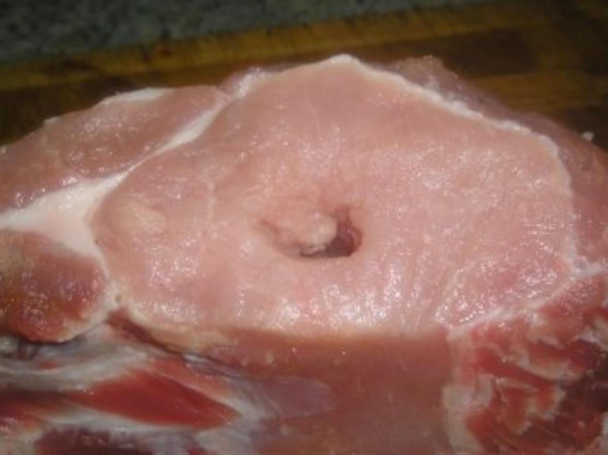 Schweinskarree mit Chillipflaumen - Rezept - Bild Nr. 3