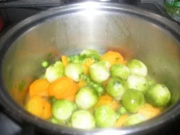 Schweinskarree mit Chillipflaumen - Rezept - Bild Nr. 7