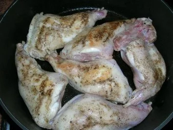 Rezept: Kaninchen mit Oliven und Balsamico-Weißwein-Sauce (Coniglio con le olive) Bild Nr. 4 Kaninchen mit Oliven und Balsamico-Weißwein-Sauce (Coniglio con le olive) - Rezept - Bild Nr. 4