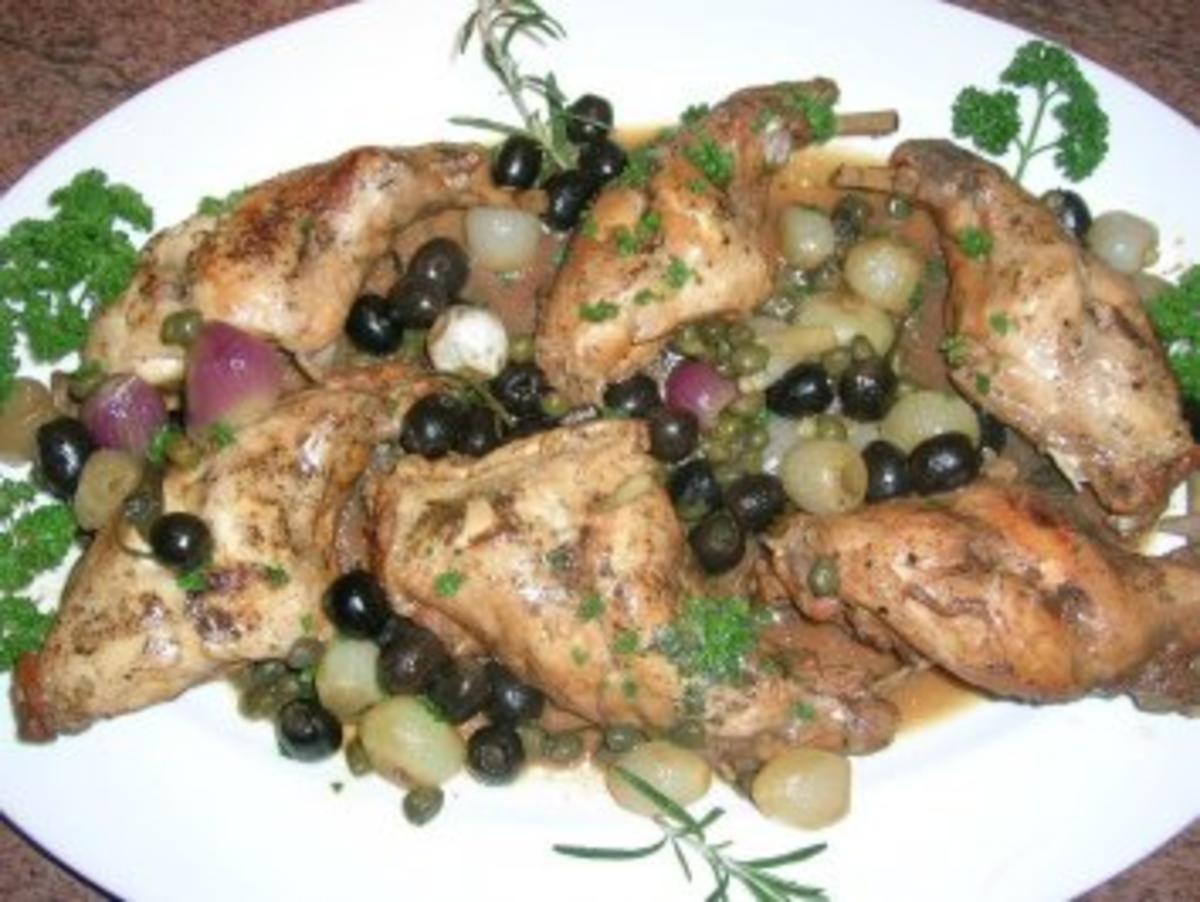 Kaninchen mit Oliven und Balsamico-Weißwein-Sauce (Coniglio con le olive) - Rezept