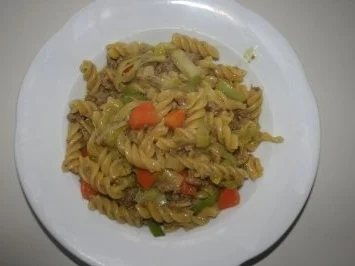 Curry Nudeln mit Hack, Lauch und Möhren - Rezept