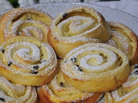 Rezept: Vanille-Quark-Schnecken Bild Nr. 2 Vanille-Quark-Schnecken - Rezept - Bild Nr. 2