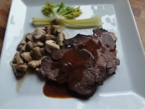 Rezept: Schaufelbraten nach Burgunder Art Bild Nr. 5 Schaufelbraten nach Burgunder Art - Rezept - Bild Nr. 5