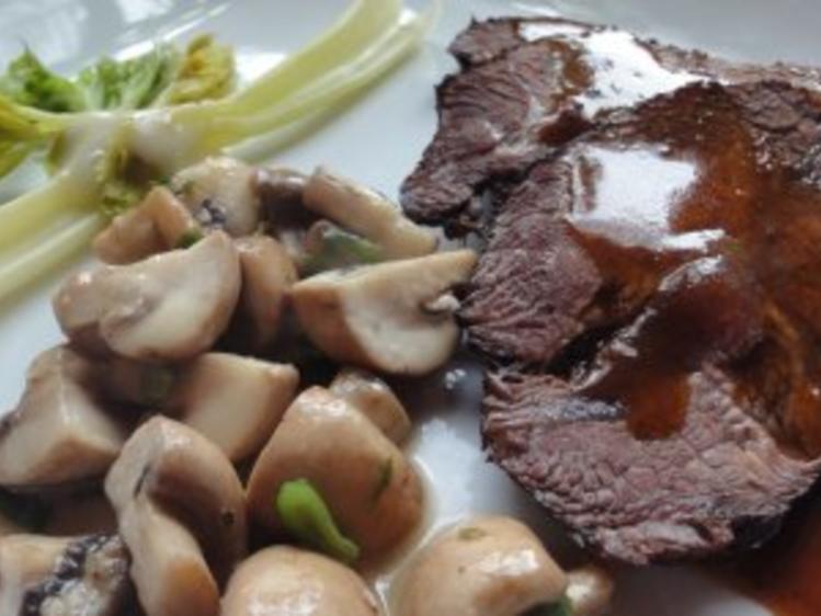 Schaufelbraten nach Burgunder Art - einfach - 58 kcal/100g