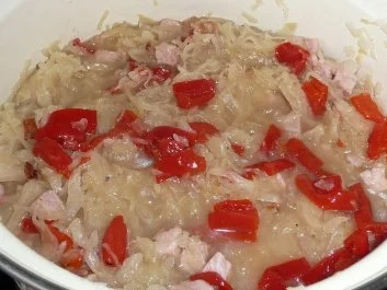 Eintopf: Sauerkraut mit Kasseler, gerösteten Paprikaschoten und Crème leicht - Rezept - Bild Nr. 4
