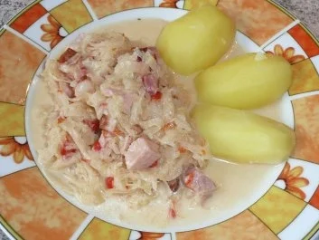 Eintopf: Sauerkraut mit Kasseler, gerösteten Paprikaschoten und Crème leicht - Rezept