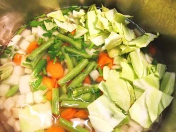 Frühlingssuppe mit Rinderhack ... - Rezept - Bild Nr. 4