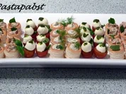 Mit Ricotta-Tomatencreme gefüllte Mini-Blätterteigpasteten - Rezept