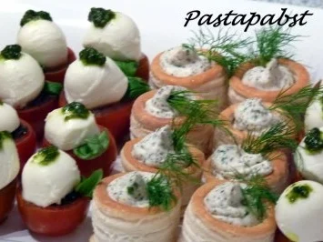 Mit Kräuter-Mascarponecreme gefüllte Mini-Blätterteigpasteten - Rezept