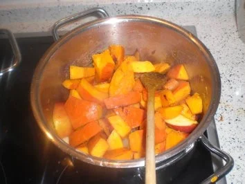 Rezept: Kürbissuppe "fuego" Bild Nr. 2 Kürbissuppe "fuego" - Rezept - Bild Nr. 2