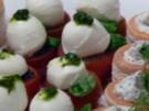 Gefüllte Cherrytomaten mit Oliventapenade und Mozzarellakugel - Rezept