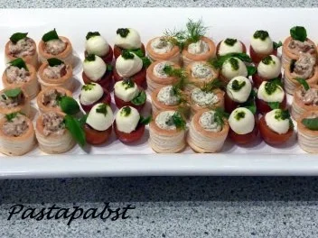 Gefüllte Cherrytomaten mit Oliventapenade und Mozzarellakugel - Rezept - Bild Nr. 3