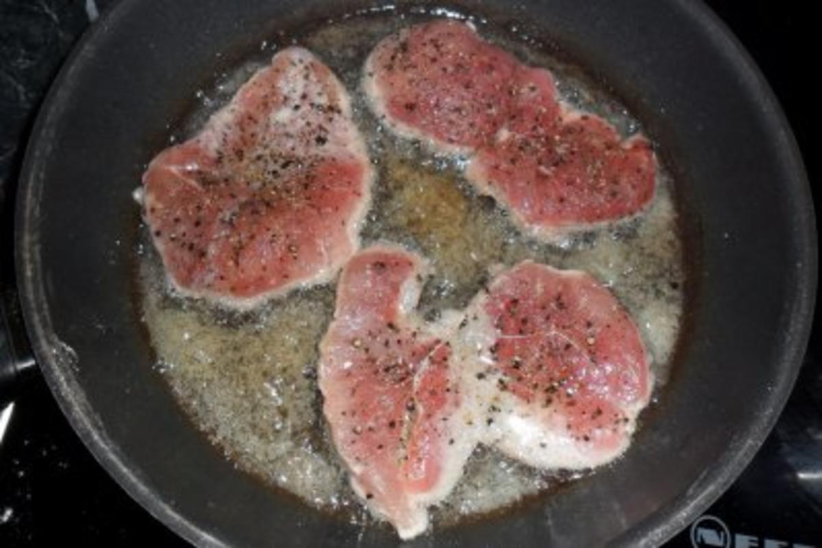 Fleischgerichte:Naturschnitzel mit Champignon-Rotweinsoße - Rezept - Bild Nr. 5