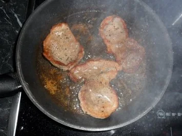 Fleischgerichte:Naturschnitzel mit Champignon-Rotweinsoße - Rezept - Bild Nr. 6