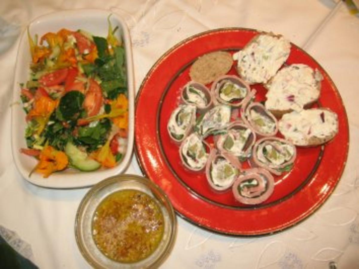 Schinkenröllchen mal anders mit Kapuzinerkressensalat - Rezept von
Alex2010