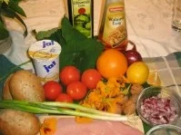 Rezept: Schinkenröllchen mal anders mit Kapuzinerkressensalat Bild Nr. 2 Schinkenröllchen mal anders mit Kapuzinerkressensalat - Rezept - Bild Nr. 2