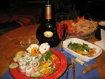 Rezept: Schinkenröllchen mal anders mit Kapuzinerkressensalat Bild Nr. 4 Schinkenröllchen mal anders mit Kapuzinerkressensalat - Rezept - Bild Nr. 4