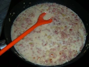 Rezept: Auflauf : Rosenkohl - Auflauf mit Nudeln Bild Nr. 4 Auflauf : Rosenkohl - Auflauf mit Nudeln - Rezept - Bild Nr. 4