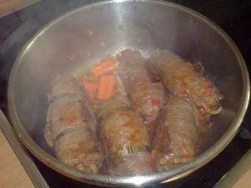 Rezept: Rindsrouladen mal anders gefüllt Bild Nr. 2 Rindsrouladen mal anders gefüllt - Rezept - Bild Nr. 2