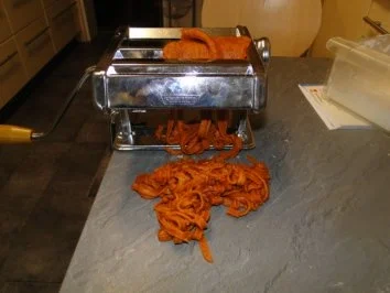 Rezept: Selbstgemachte rote Nudeln, Fotos Bild Nr. 4 Selbstgemachte rote Nudeln, Fotos - Rezept - Bild Nr. 4