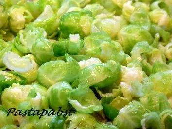 Rezept: Roastbeef mit Maronen-Rosenkohlblättern und Glühweinsauce Bild Nr. 3 Roastbeef mit Maronen-Rosenkohlblättern und Glühweinsauce - Rezept - Bild Nr. 3