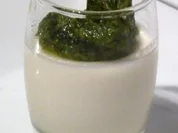 Ingwer-Panna Cotta mit Minzpesto - Rezept