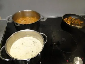 Rezept: Miesmuscheln mit cremiger Käse-Sahne-Spinatsauce mit selbstgemachten Nudeln Bild Nr. 5 Miesmuscheln mit cremiger Käse-Sahne-Spinatsauce mit selbstgemachten Nudeln - Rezept - Bild Nr. 5