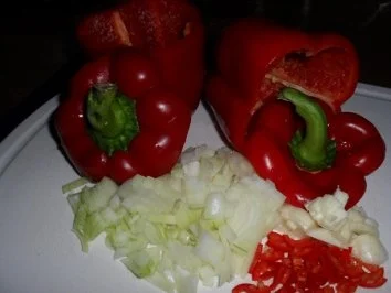 Resteverwertung: Paprikaschoten gefüllt mit Hack und Reis - Rezept - Bild Nr. 2