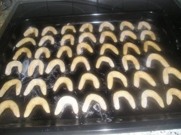 Rezept: Vanillekipferln Bild Nr. 5 Vanillekipferln - Rezept - Bild Nr. 5