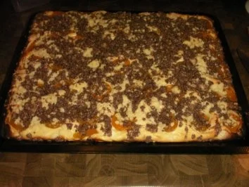 Aprikosenkuchen mit Schwarz-Weiss-Streuseln - Rezept - Bild Nr. 2