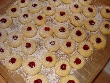 Rezept: Gelee-Krapferln Bild Nr. 2 Gelee-Krapferln - Rezept - Bild Nr. 2