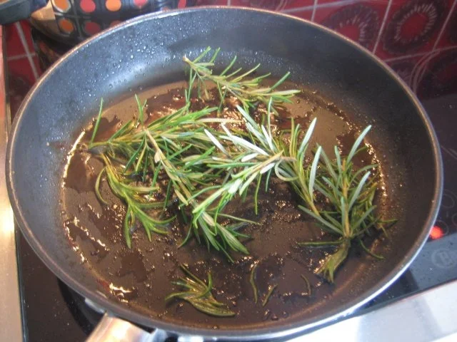 Schweinsfilet an Portwein - Rosmarin Rahm - Rezept - Bild Nr. 2