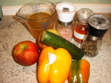 Rezept: Scharfe Apfel- Paprika- Suppe Bild Nr. 2 Scharfe Apfel- Paprika- Suppe - Rezept - Bild Nr. 2