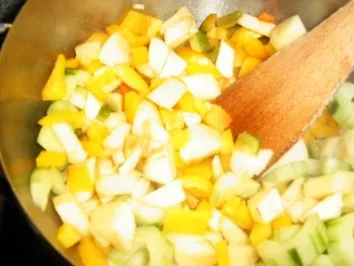 Rezept: Scharfe Apfel- Paprika- Suppe Bild Nr. 4 Scharfe Apfel- Paprika- Suppe - Rezept - Bild Nr. 4