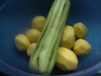 Kartoffel-Zuchini-Röstis mit einem Radischen-Quark-Dip - Rezept - Bild Nr. 2