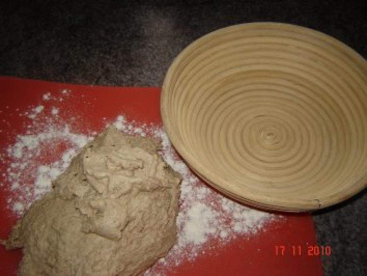 Brot + Brötchen : Rustikales Landbrot - Rezept - Bild Nr. 3