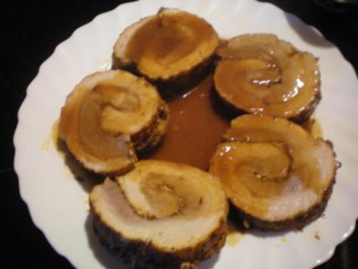 Bilder für Rollbraten aus Schweinebauch - Rezept