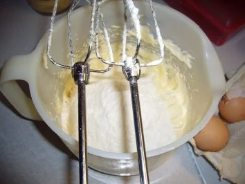 Rezept: Kikis Birnen-Eierlikörkuchen Bild Nr. 3 Kikis Birnen-Eierlikörkuchen - Rezept - Bild Nr. 3