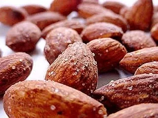 Rezept: AUFLÄUFE SÜSS: Nuss-Auflauf AUFLÄUFE SÜSS: Nuss-Auflauf - Rezept